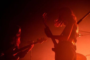 Newcastle UK - 21 Eylül 2019: The Big Moon grubu Newcastle O2 Akademisi 'nde canlı yayında