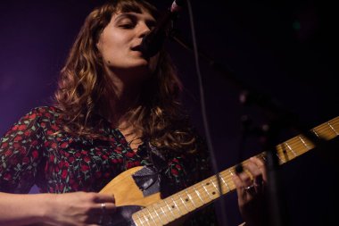 Newcastle UK - 21 Eylül 2019: The Big Moon grubu Newcastle O2 Akademisi 'nde canlı yayında