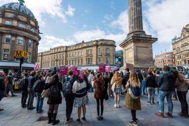 Newcastle on Tyne UK: 3 Nisan 2021: Kill the Bill protestosu Newcastle, Kuzey İngiltere 'de protesto hakkı için. Sosyal mesafeli barışçıl gösteri