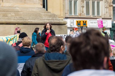 Newcastle on Tyne UK: 3 Nisan 2021: Kill the Bill protestosu Newcastle, Kuzey İngiltere 'de protesto hakkı için. Sosyal mesafeli barışçıl gösteri