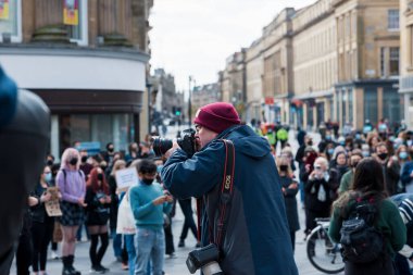 Newcastle on Tyne UK: 3 Nisan 2021: Kill the Bill protestosu Newcastle, Kuzey İngiltere 'de protesto hakkı için. Sosyal mesafeli barışçıl gösteri