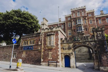 Bristol UK: 28 Temmuz 2025: QEH Bristol, Ayırt ve histo