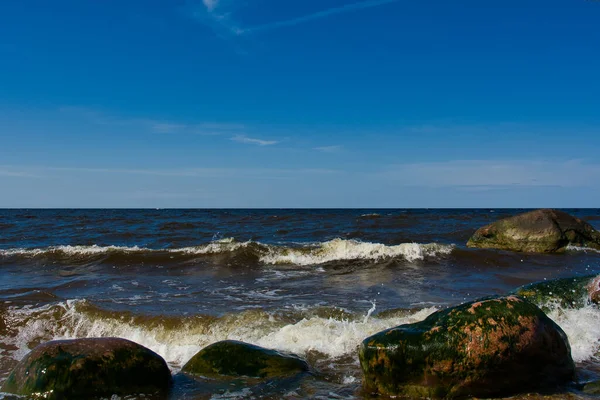 Seascape Blue Sky Small Cloudy Haze Sunny Day Waves Foamy — Stock Photo, Image