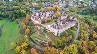 Dordogne, Fransa 'daki ortaçağ kasabasının havadan görünüşü