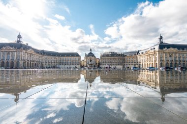 Bordeaux, Fransa. 8 Ekim 2020: Fransa 'nın Bordeaux şehrinin sokak manzarası