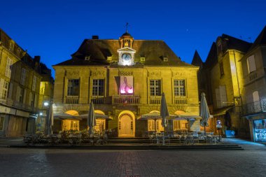 Sarlat la caneda, Fransa. 9 Ekim 2020: Sarlat la Caneda 'nın eski şehri, Fransa