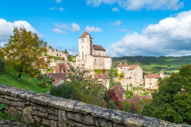 Aziz Cirq Lapopie 'nin güzel kasabası