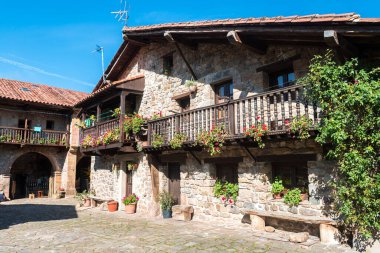 İspanya 'da geleneksel taş evler