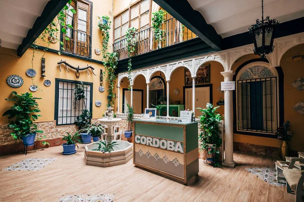 Cordoba Spanje Augustus 2020 Uitzicht Kleurrijke Straten Van Cordoba Spanje — Stockfoto