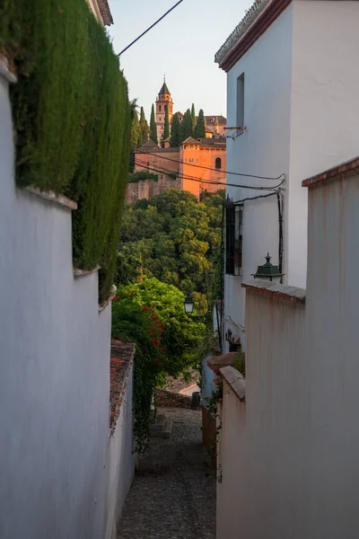 Granada, İspanya 'da Albaisin ilçesinin güzel sokakları