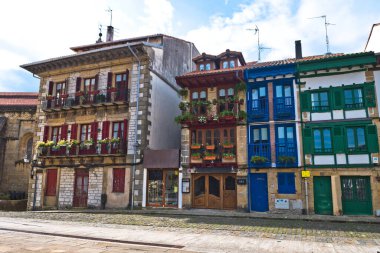 Hondarribia şehrinin renkli sokakları, İspanya