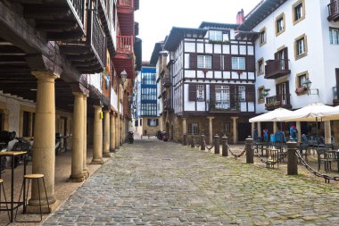 Hondarribia şehrinin renkli sokakları, İspanya