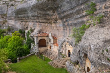 medieval town of orbaneja del castillo, Spain clipart