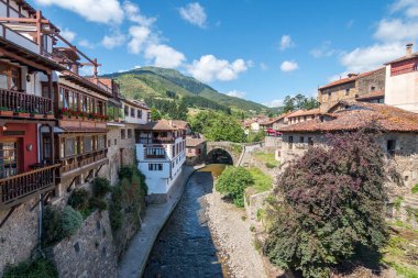 İspanya 'nın Cantabria kentindeki kırsal köy.