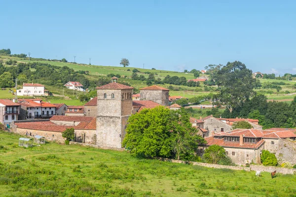 Santillana del mar 'ın güzel sokakları, İspanya