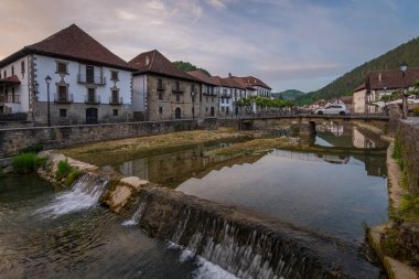 Navarre Pyrenes, İspanya 'nın geleneksel otsagabia kasabası.