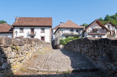 Navarre Pyrenes, İspanya 'nın geleneksel otsagabia kasabası.