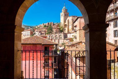 İspanya 'nın Teruel kentindeki alkracin mudejar kasabasının manzarası
