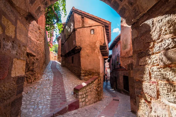 İspanya 'nın Teruel kentindeki alkracin mudejar kasabasının manzarası