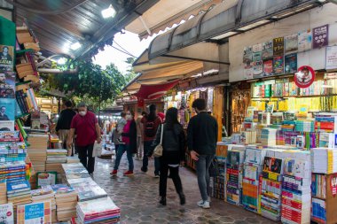 17 Ekim 2020 İstanbul / Türkiye Beyazit Sahaflar Çarşısı ve halkı