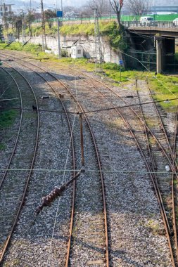 Karışık tren yolu. Esrar. Eski ve terk edilmiş bir yer