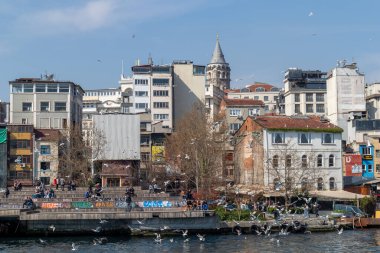 12 Mart 2021 İstanbul - Türkiye Galata Kulesi ve binaları