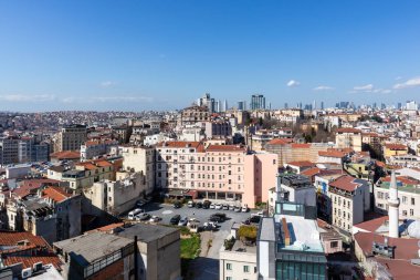 7 Mart 2021 İstanbul - Galata Kulesi 'nden İstanbul' un muhteşem manzarası. Tüm şehirler ve önemli yapılar görünür..