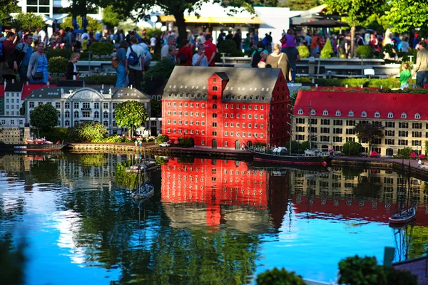 BILLUND - 31 กรกฎาคม 2013: Legoland ใน Billund, เดนมาร์กเมื่อวันที่ 31 กรกฎาคม — ภาพถ่ายสต็อก