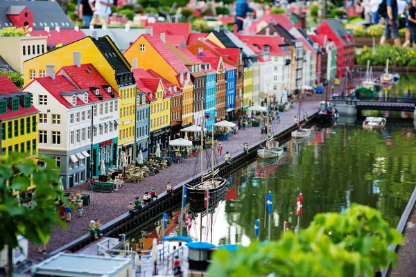 BILLUND - 31 de julio de 2013: Legoland en Billund, Dinamarca el 31 de julio Imagen de archivo