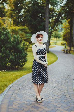 kadın şapka retro portre