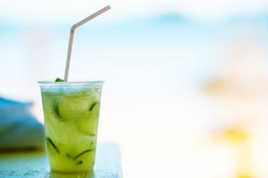 Plajda mojito kokteyli.