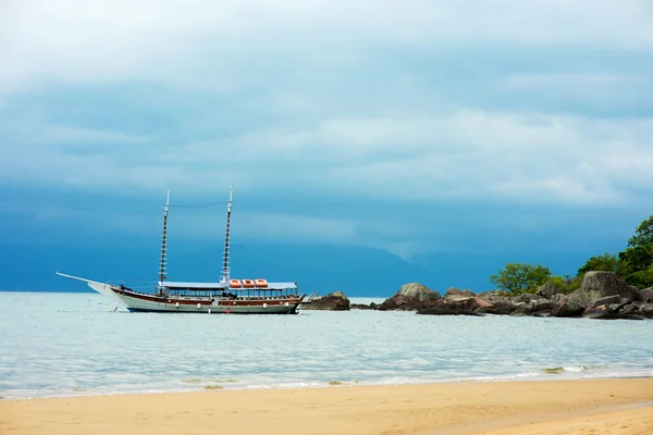 Barco da ilha no brasil — Fotografia de Stock