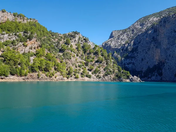 Paisaje Marino Sobre Telón Fondo Las Montañas Día Soleado Sin — Foto de Stock