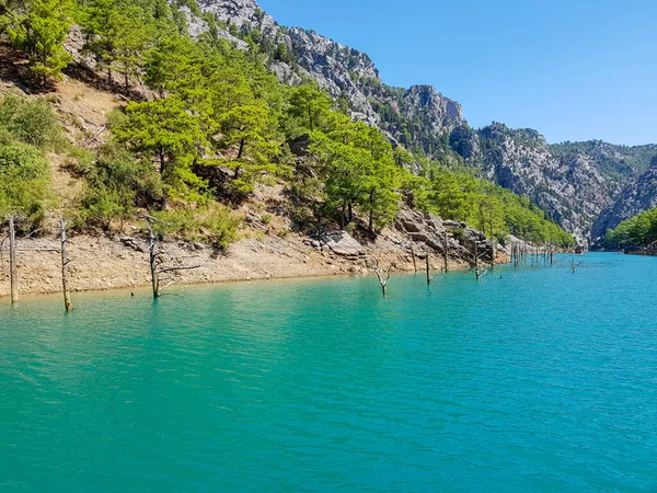 Paisaje Marino Sobre Telón Fondo Las Montañas Día Soleado Sin — Foto de Stock