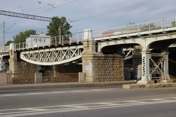 Κοντινό Πλάνο Των Πλευρικών Υποστηρίξεων Του Σιδηροδρομικού Διπλού Στίβου Γέφυρα — Φωτογραφία Αρχείου