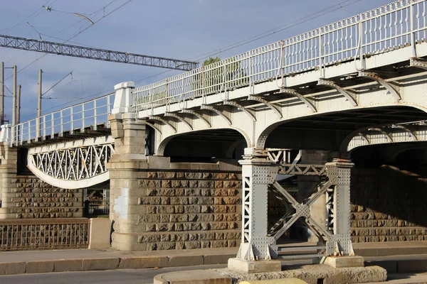 Gros Plan Des Supports Latéraux Pont Ferroviaire Double Voie Pont — Photo