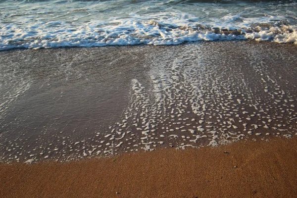 Miękka Piękna Fala Oceanu Piaszczystej Plaży — Zdjęcie stockowe