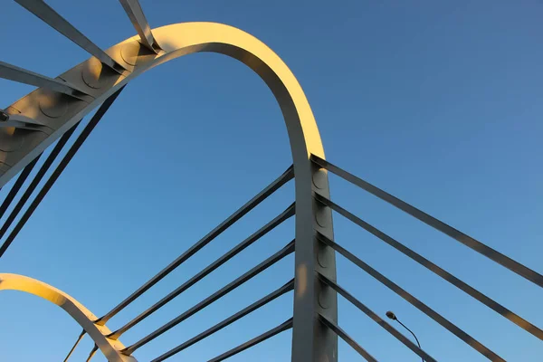 Untere Ansicht Des Schrägseilbrücke Mastes Und Der Seile — Stockfoto