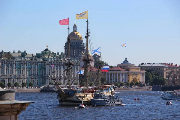 View Battleship Poltava Dome Isaac Cathedral Admiralty Building Navy Day — Stock Photo, Image