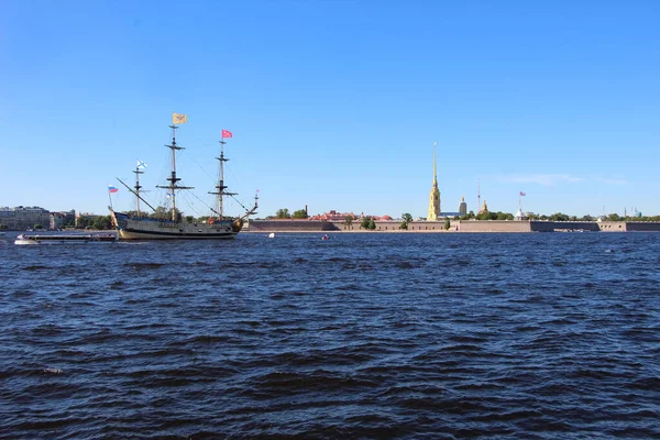 Petersburg Russland Juli 2020 Blick Auf Das Schlachtschiff Poltawa Und — Stockfoto