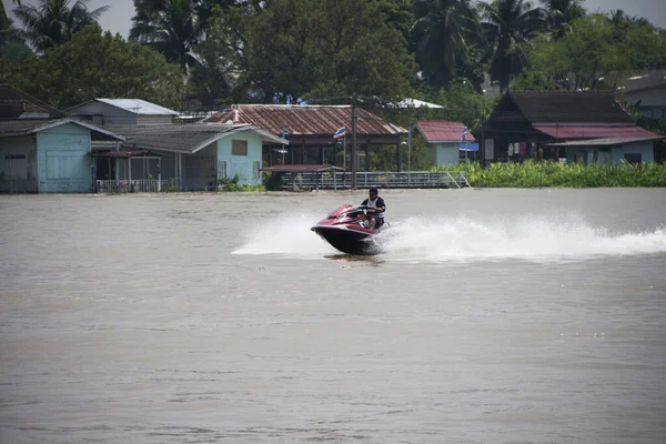 Muang Pathumthani Tailandia Octubre 2017 Hombre Conduciendo Jet Ski Rojo — Foto de Stock