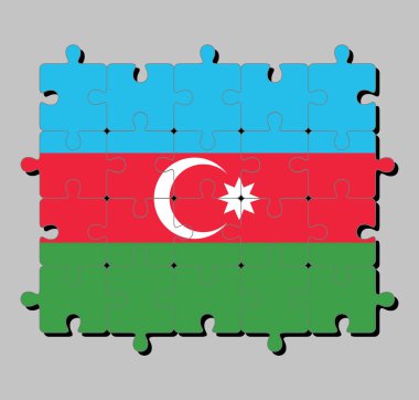 Azerbaycan bayrağının yapbozu mavi kırmızı ve yeşil, beyaz hilal ve büyük yıldız ile. Tamamlanma ya da mükemmellik kavramı. 
