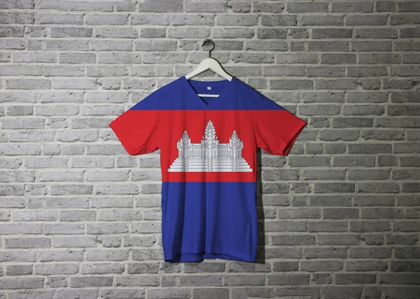 Cambodja Vlag Shirt Opknoping Muur Met Baksteen Patroon Behang Blauw — Stockfoto