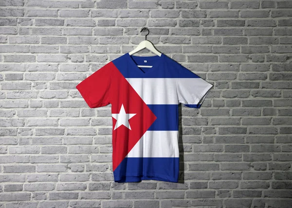 Bandera Cuba Camisa Colgando Pared Con Patrón Ladrillo Fondo Pantalla — Foto de Stock