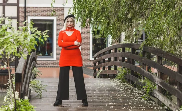 Mulher Cidade Além Tamanho Loira Agradável Mulher Livre Retrato Senhora — Fotografia de Stock