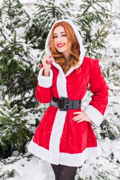 Boldog Karácsonyt Boldog Ünnepeket Télapó Lány Havas Napokon Bébi Élvezi — Stock Fotó