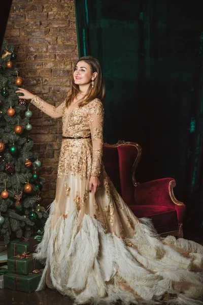 Férias Natal Mulher Árabe Vestido Lindo Noite Uma Senhora Simpática — Fotografia de Stock