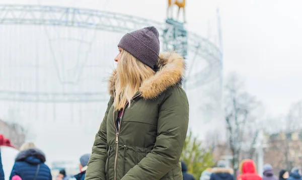 Ragazza Carina Size Divertirsi Città Stile Vita Dei Giovani Moderni — Foto Stock