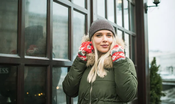 Ragazza Carina Size Divertirsi Città Stile Vita Dei Giovani Moderni — Foto Stock