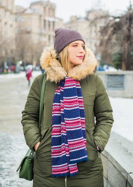 Ragazza Carina Size Divertirsi Città Stile Vita Dei Giovani Moderni — Foto Stock